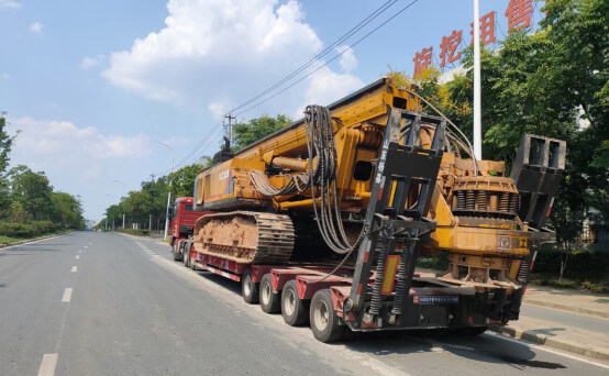 挖掘機運輸車