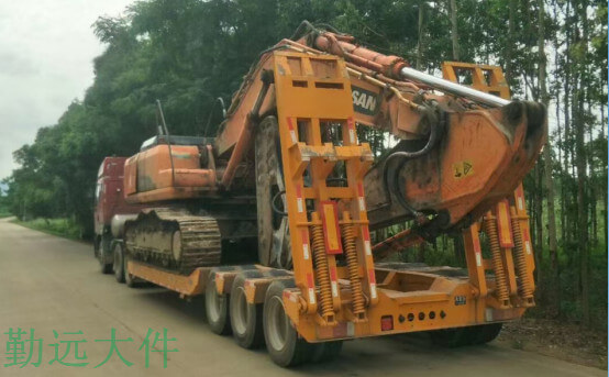 挖掘機運輸車