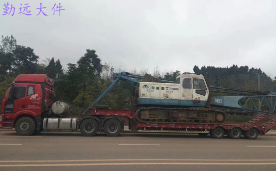 挖掘機運輸車